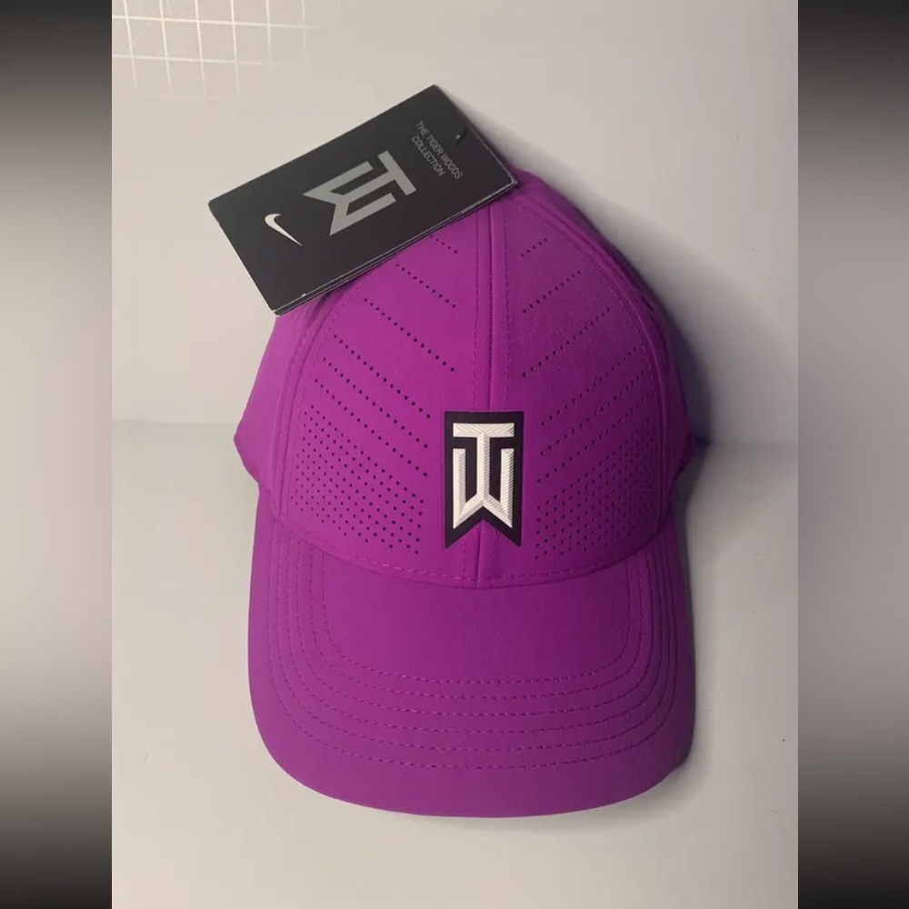 Nike Aerobill Tiger Woods Heritage86 Preforated Golf Hat BV1072-552 Size S/M NWT